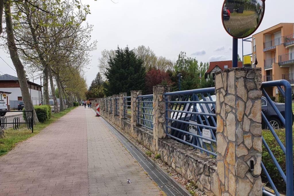 Igenyes 4 Fos Apartman Koezvetlen A Strandnal Apartment Csopak Bagian luar foto