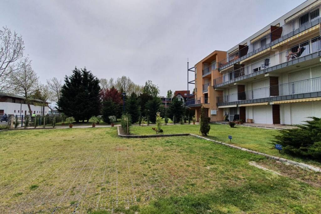 Igenyes 4 Fos Apartman Koezvetlen A Strandnal Apartment Csopak Bagian luar foto