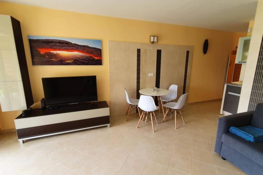 Igenyes 4 Fos Apartman Koezvetlen A Strandnal Apartment Csopak Bagian luar foto