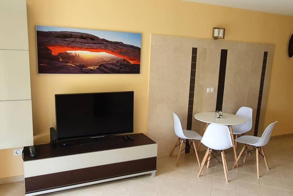 Igenyes 4 Fos Apartman Koezvetlen A Strandnal Apartment Csopak Bagian luar foto